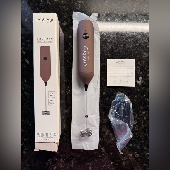 New with box βοΈ Cowboy Colostrum Double Whisk Frother - Picture 5 of 5